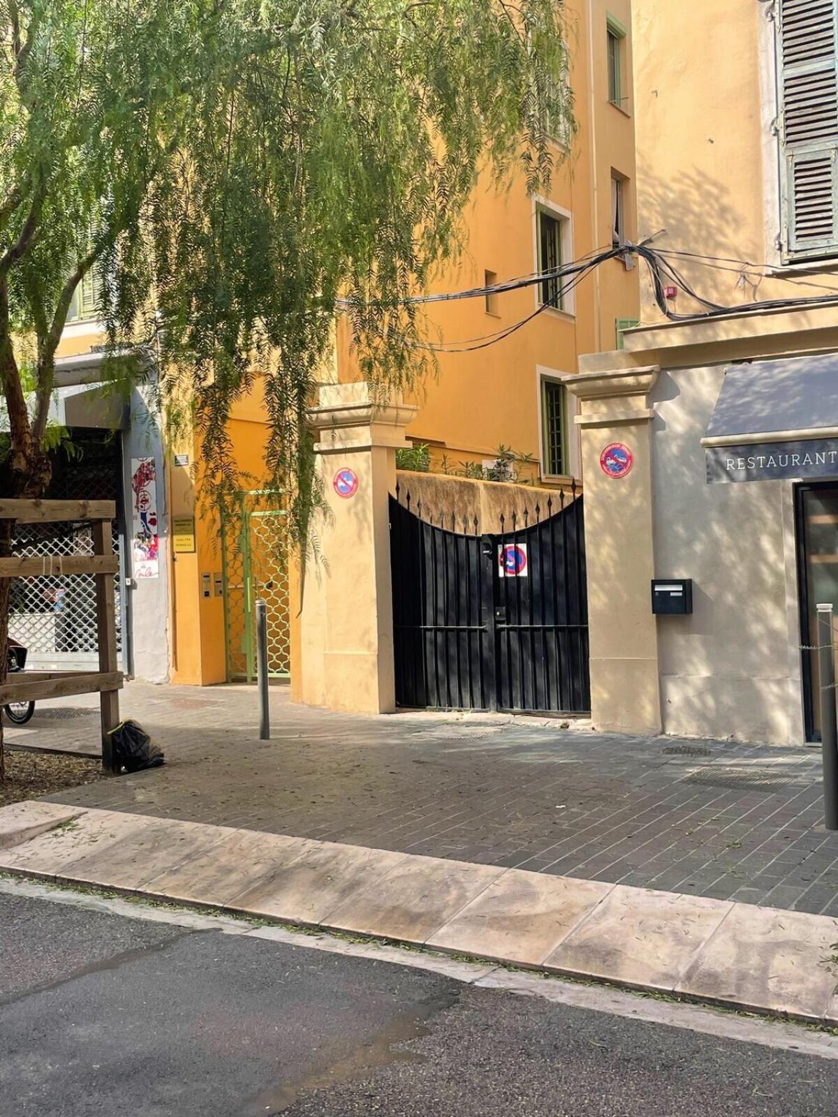 Appartamento Port Et Vieux Direct From Airport By Tramway